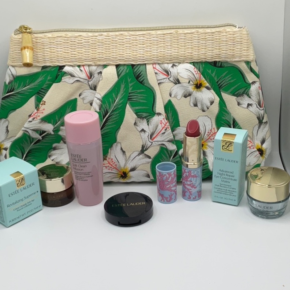NWT Estée Lauder make-up & Skincare Gift Set - Picture 2 of 11